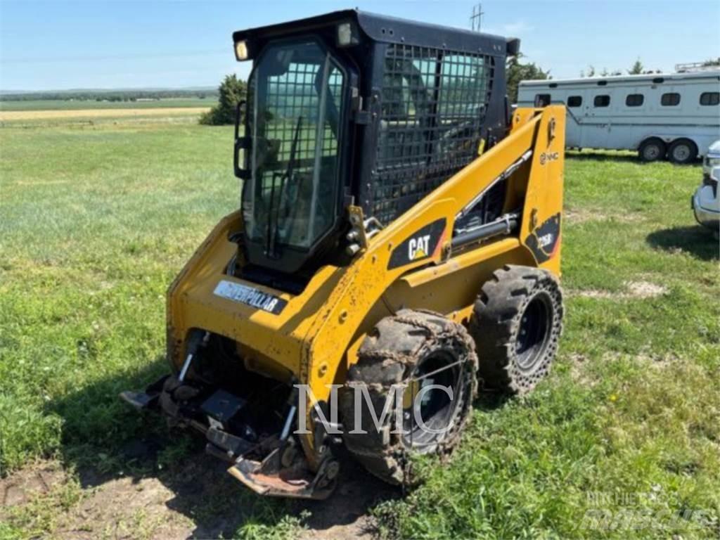 CAT 236B3 لوادر انزلاقية التوجيه