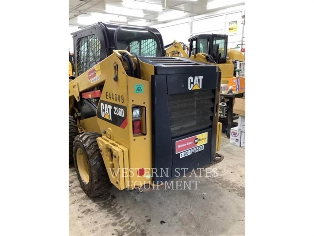 CAT 236D لوادر انزلاقية التوجيه