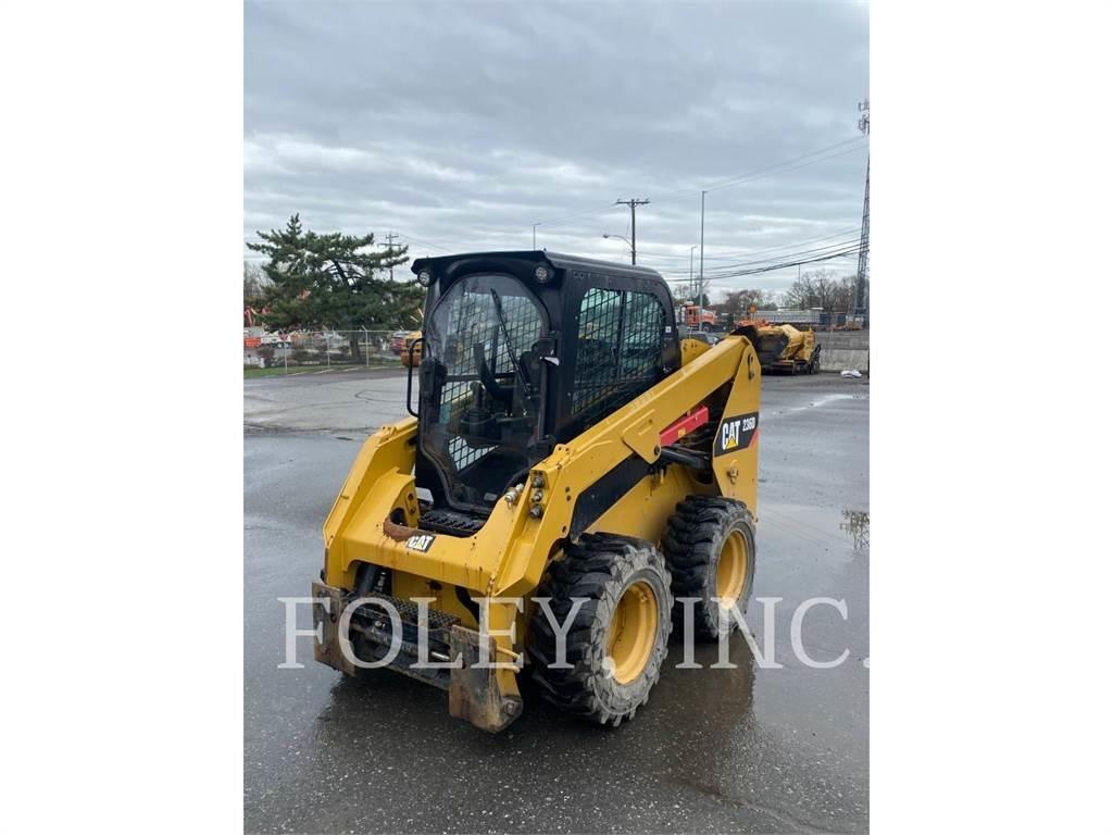 CAT 236D لوادر انزلاقية التوجيه