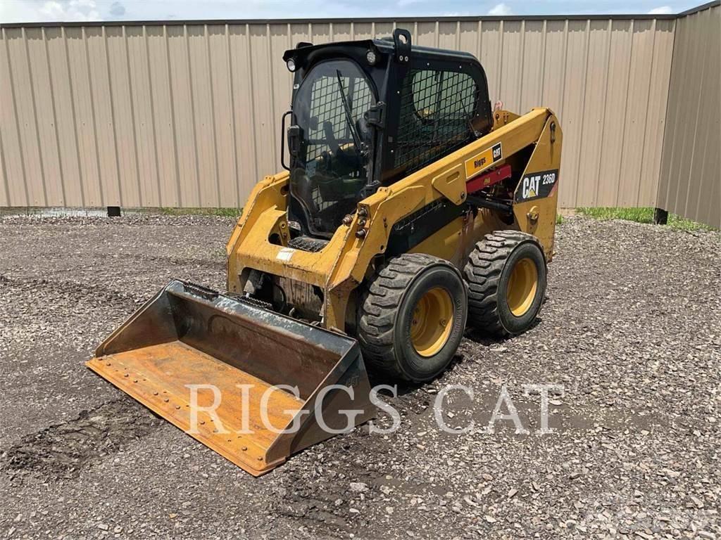 CAT 236D لوادر انزلاقية التوجيه