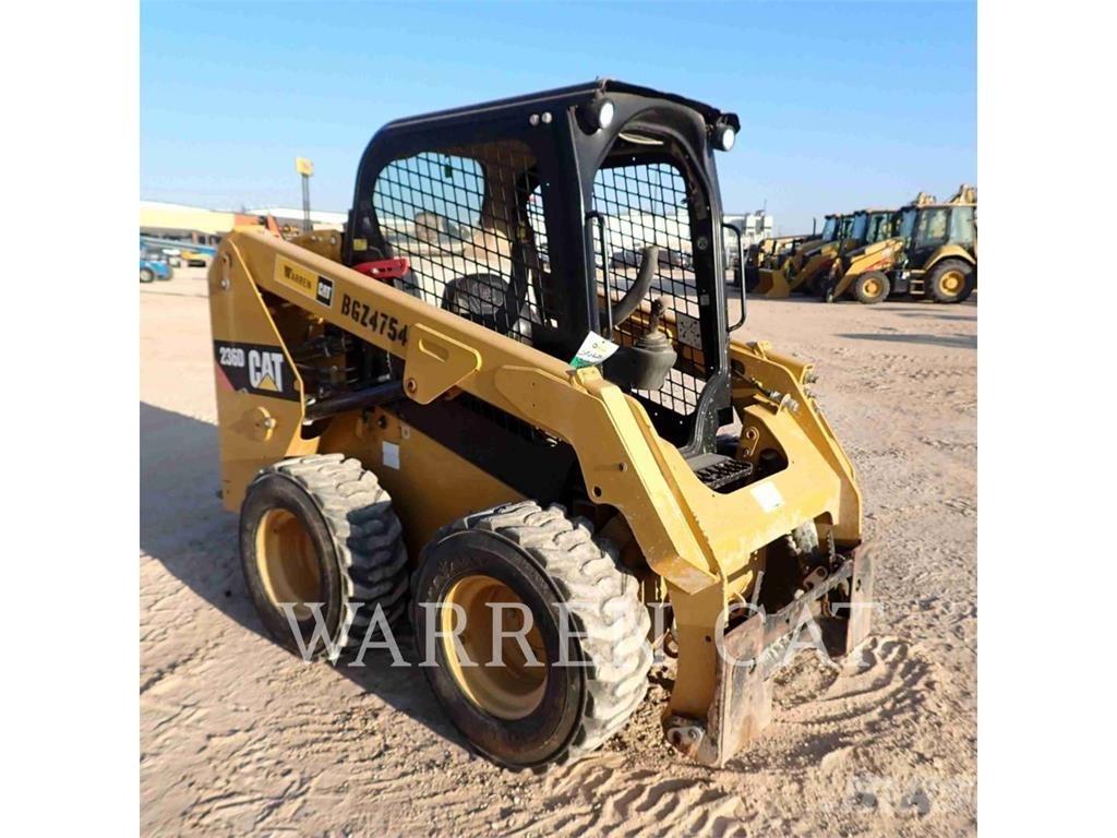 CAT 236D لوادر انزلاقية التوجيه