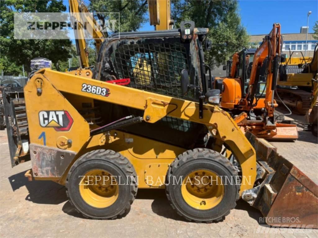 CAT 236D لوادر انزلاقية التوجيه