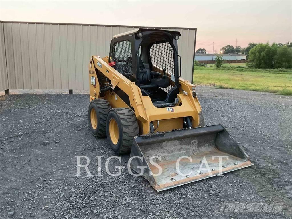 CAT 236D لوادر انزلاقية التوجيه