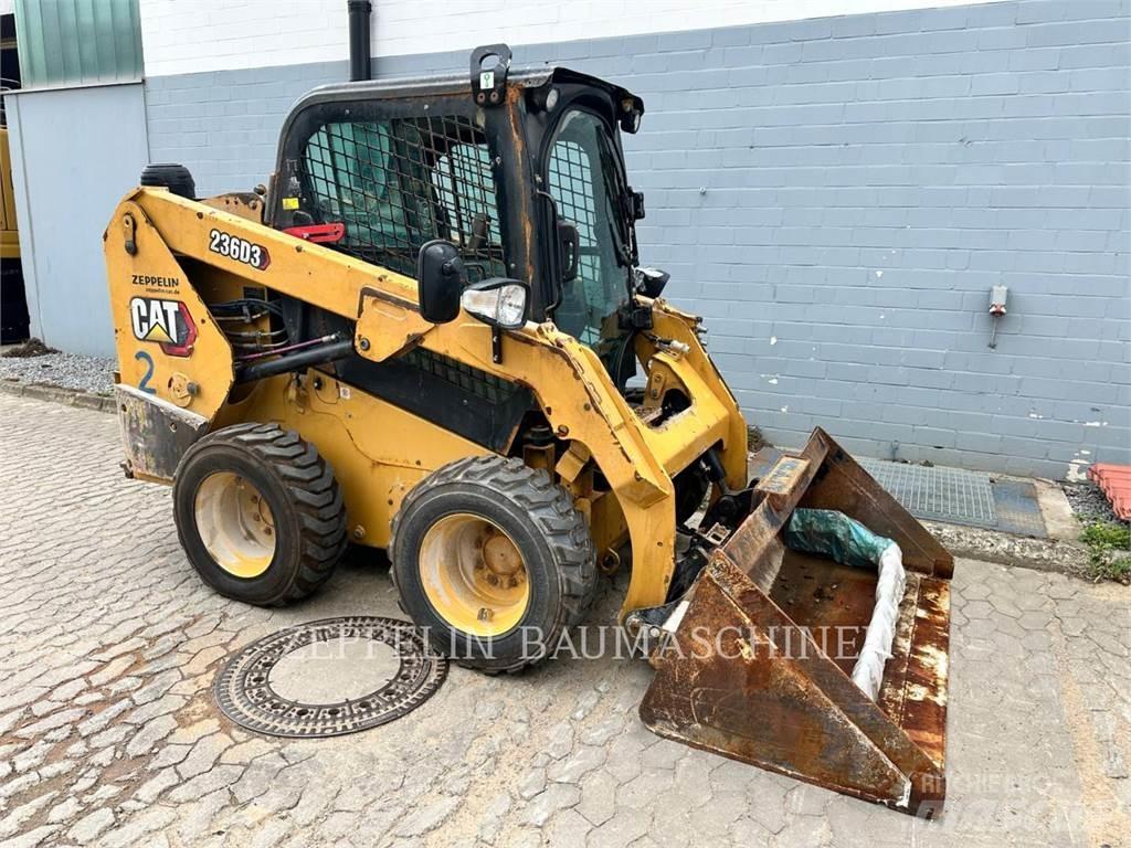 CAT 236D لوادر انزلاقية التوجيه