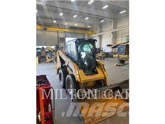 CAT 236D 3 لوادر انزلاقية التوجيه