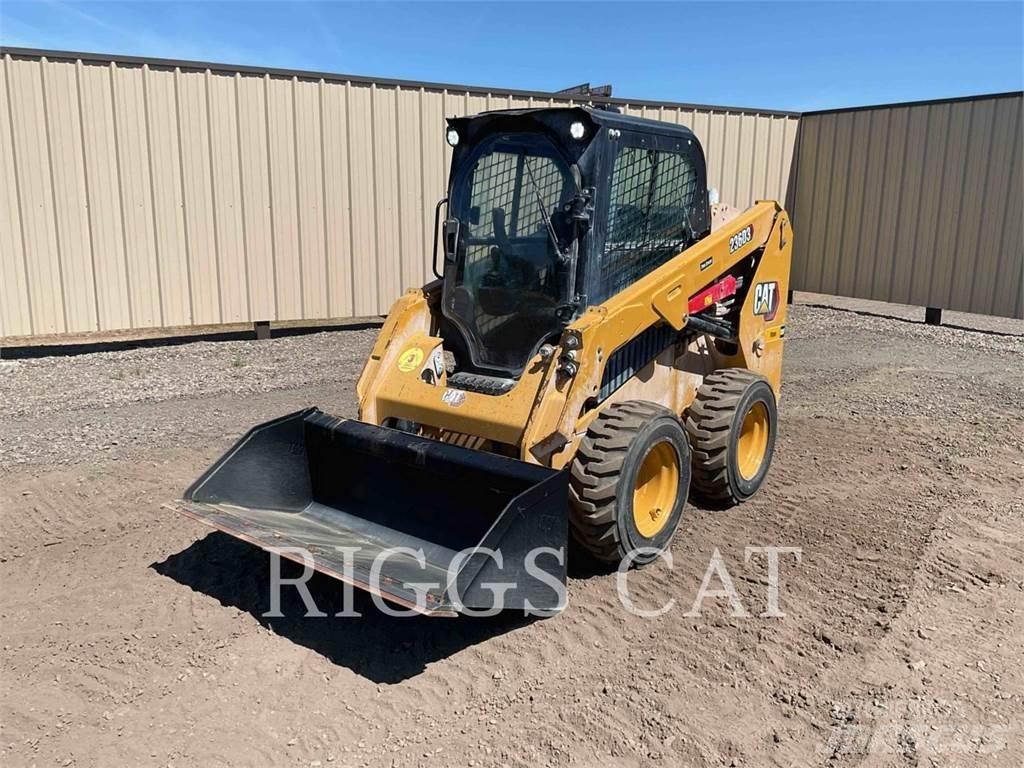 CAT 236D A لوادر انزلاقية التوجيه