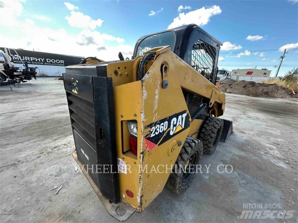 CAT 236D C1-H2 لوادر انزلاقية التوجيه