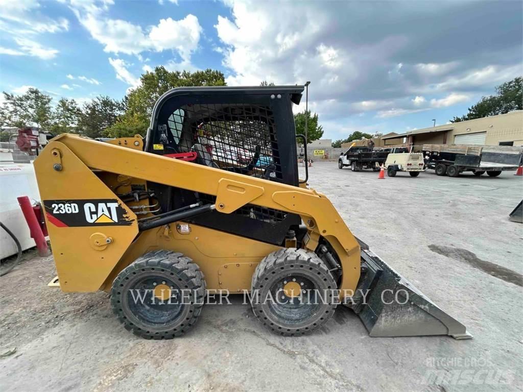 CAT 236D C1-H2 لوادر انزلاقية التوجيه