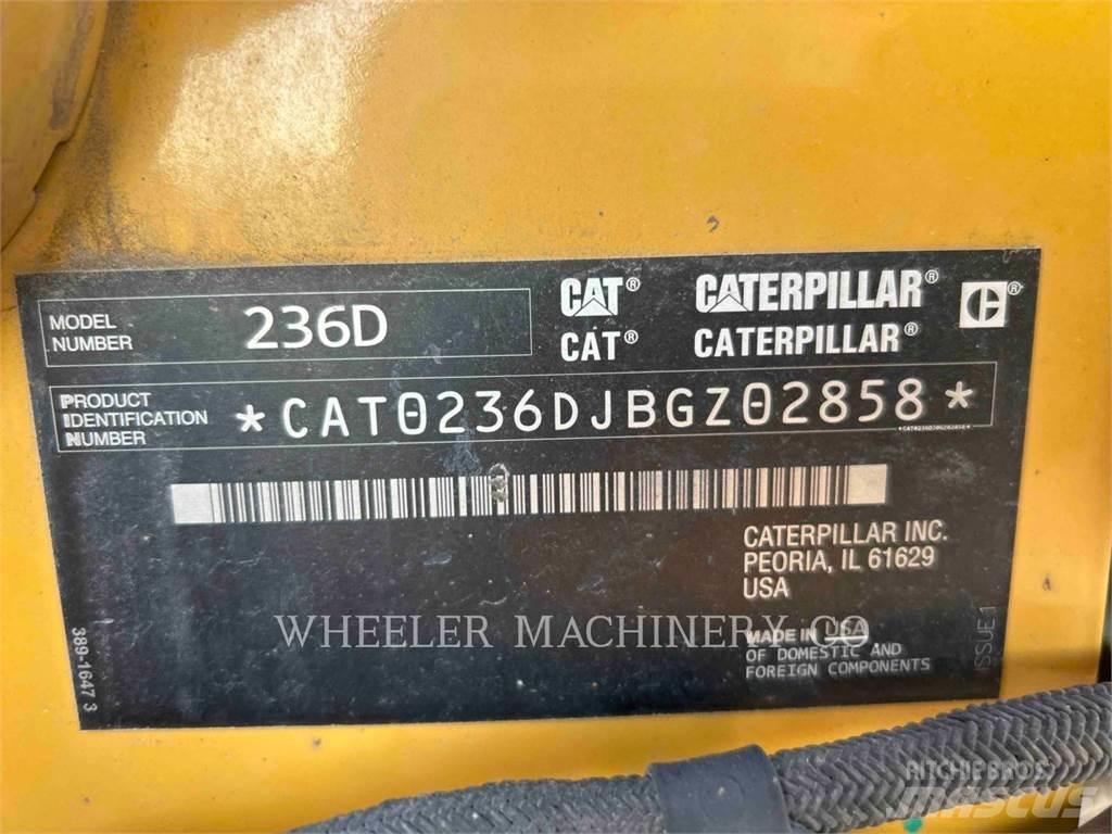 CAT 236D C3 2S لوادر انزلاقية التوجيه