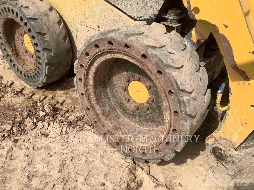 CAT 236D CQ لوادر انزلاقية التوجيه
