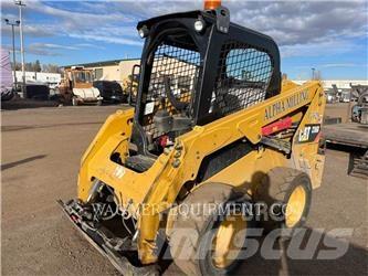 CAT 236D HF لوادر انزلاقية التوجيه