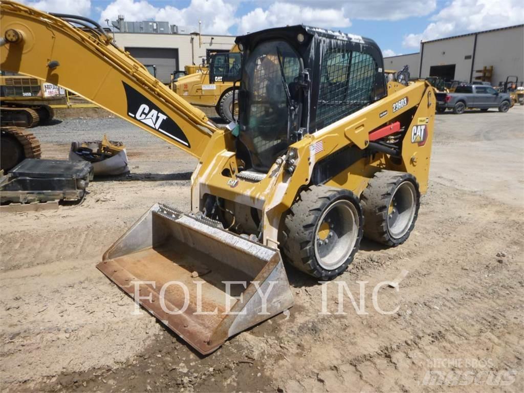 CAT 236D3 لوادر انزلاقية التوجيه