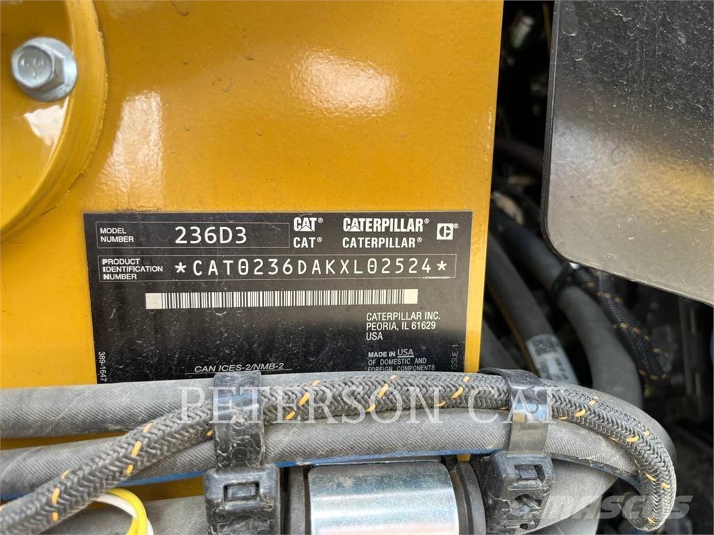 CAT 236D3 لوادر انزلاقية التوجيه