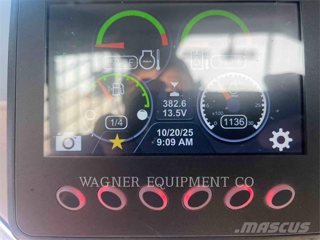 CAT 236D3 لوادر انزلاقية التوجيه