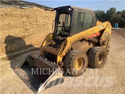 CAT 236D3 A2Q لوادر انزلاقية التوجيه