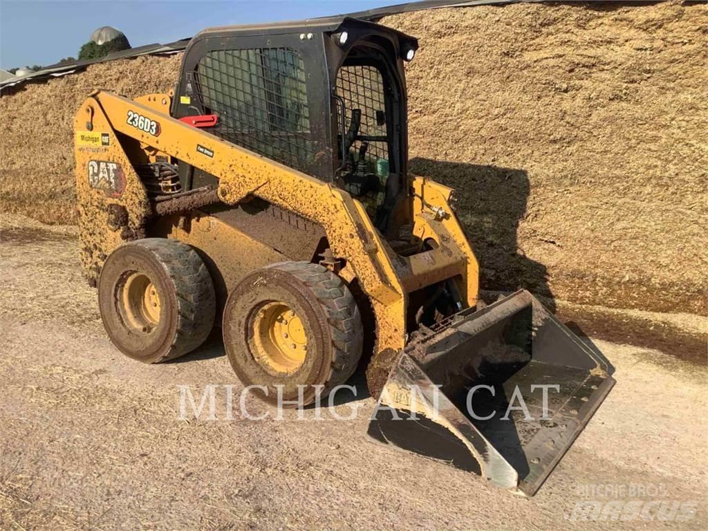 CAT 236D3 AQ لوادر انزلاقية التوجيه