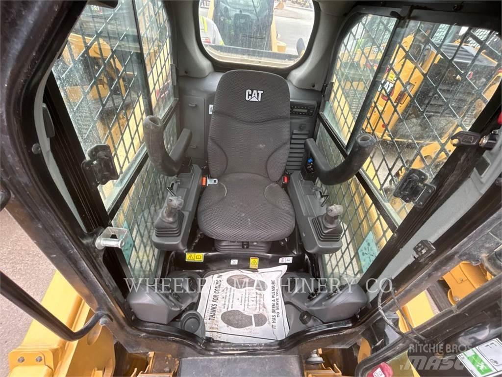 CAT 236D3 C3H2 لوادر انزلاقية التوجيه