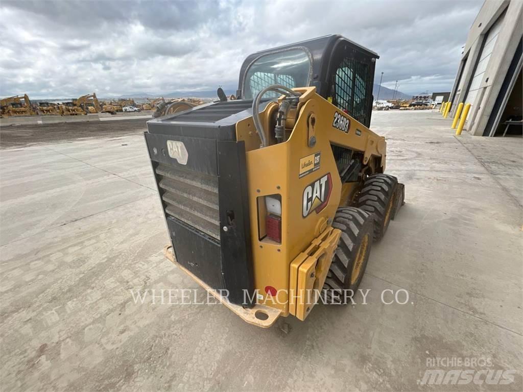 CAT 236D3 C3H2 لوادر انزلاقية التوجيه