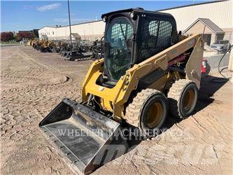CAT 236D3 C3H2 لوادر انزلاقية التوجيه