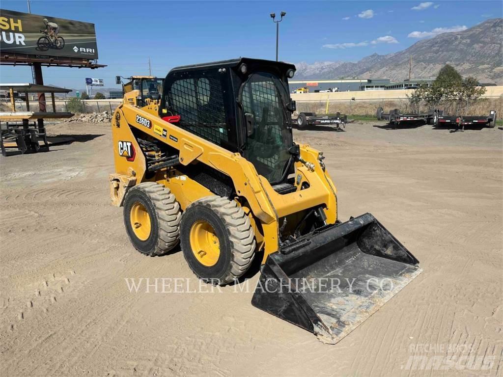 CAT 236D3 C3H2 لوادر انزلاقية التوجيه