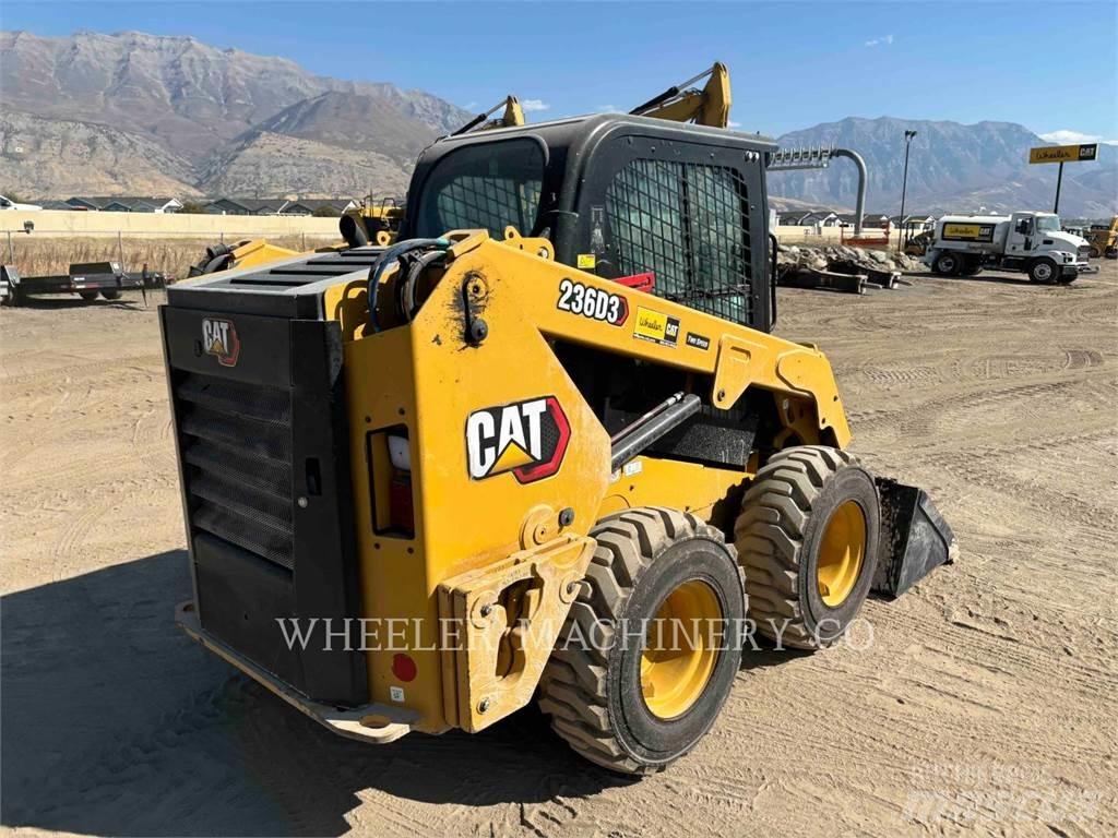 CAT 236D3 C3H2 لوادر انزلاقية التوجيه