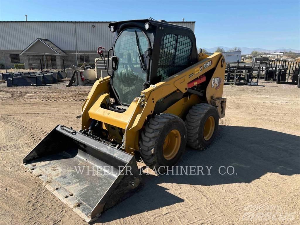 CAT 236D3 C3H2 لوادر انزلاقية التوجيه