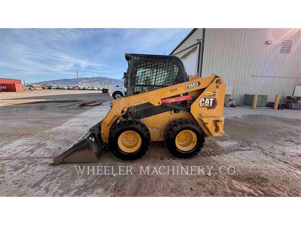 CAT 236D3 C3H2 لوادر انزلاقية التوجيه