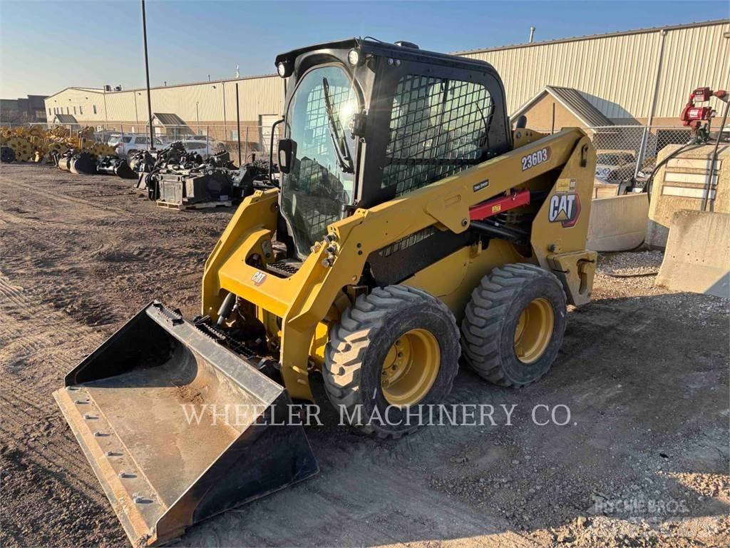 CAT 236D3 C3H2 لوادر انزلاقية التوجيه