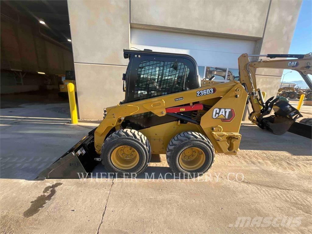 CAT 236D3 C3H2 لوادر انزلاقية التوجيه