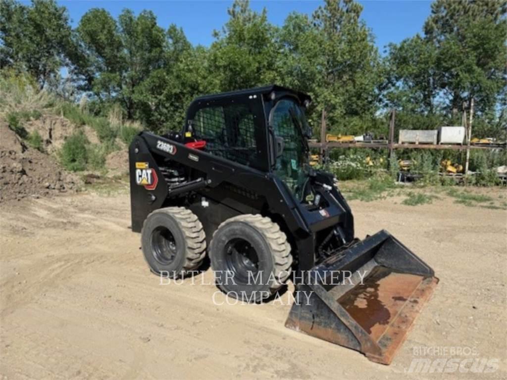 CAT 236D3 C3H2 لوادر انزلاقية التوجيه