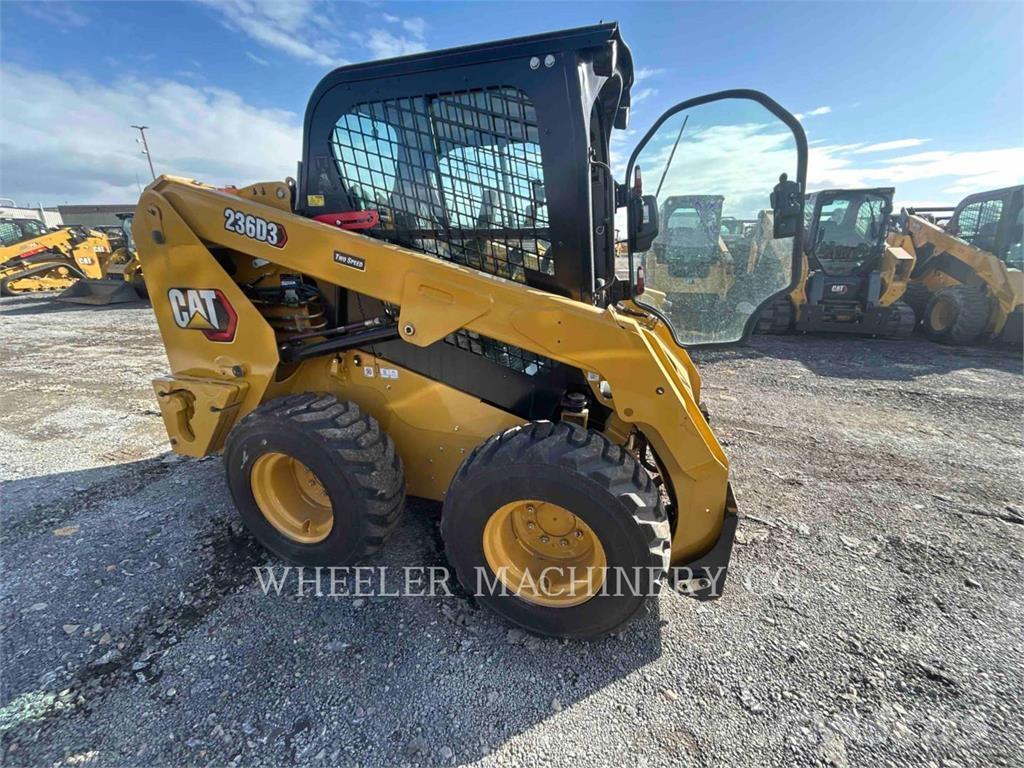 CAT 236D3 C3H2 لوادر انزلاقية التوجيه