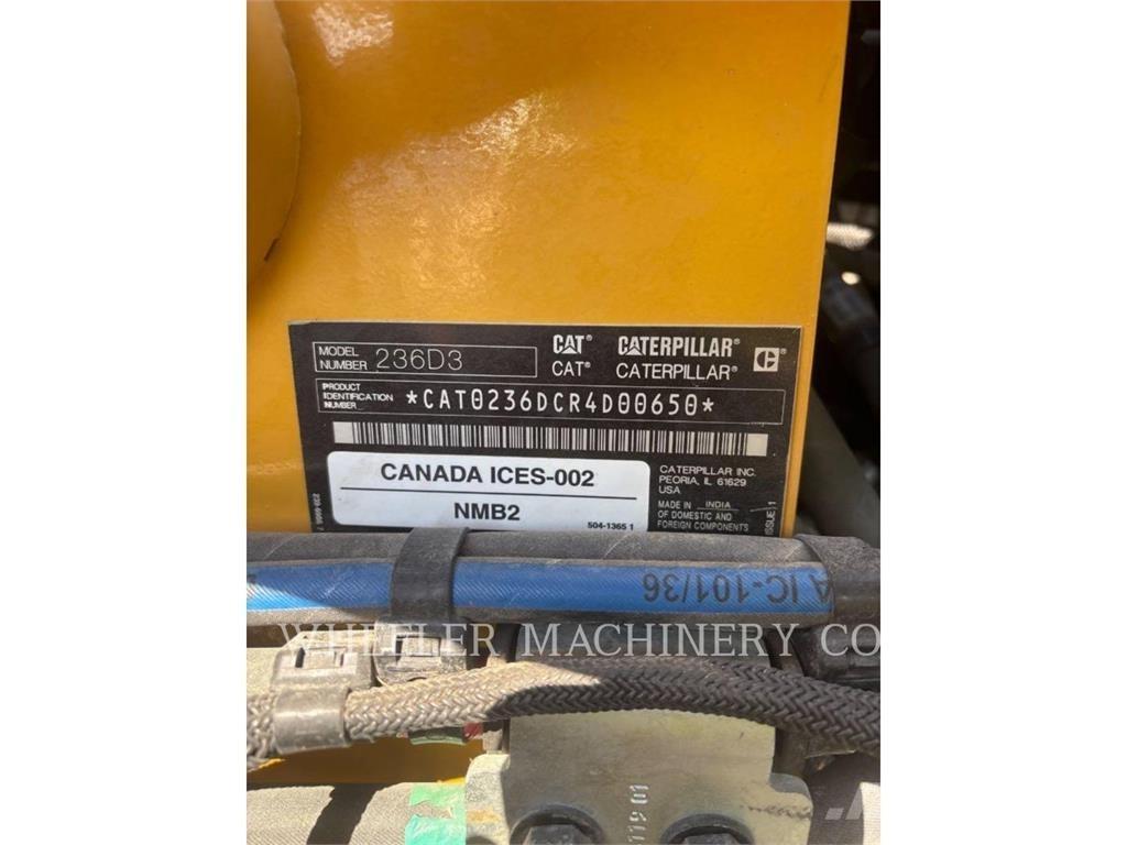 CAT 236D3 C3H2 لوادر انزلاقية التوجيه