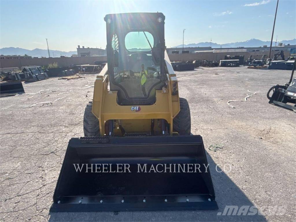CAT 236D3 C3H2 لوادر انزلاقية التوجيه