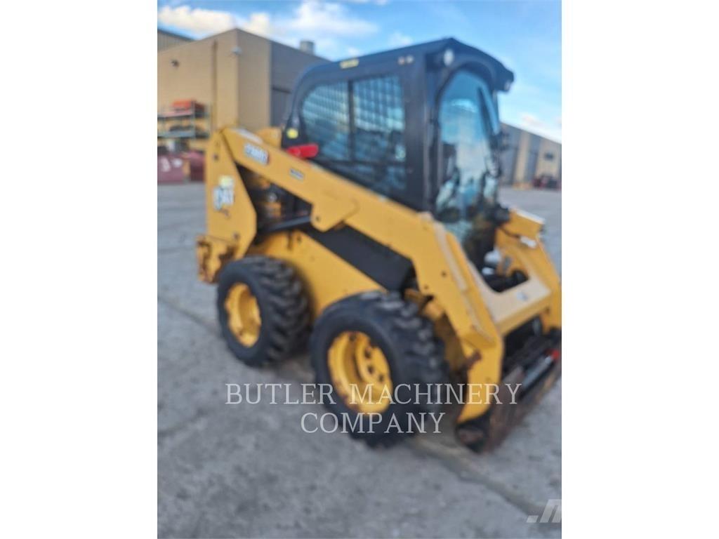 CAT 236D3 C3H2 لوادر انزلاقية التوجيه