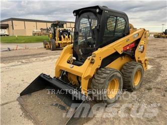 CAT 236D3 H2CB لوادر انزلاقية التوجيه
