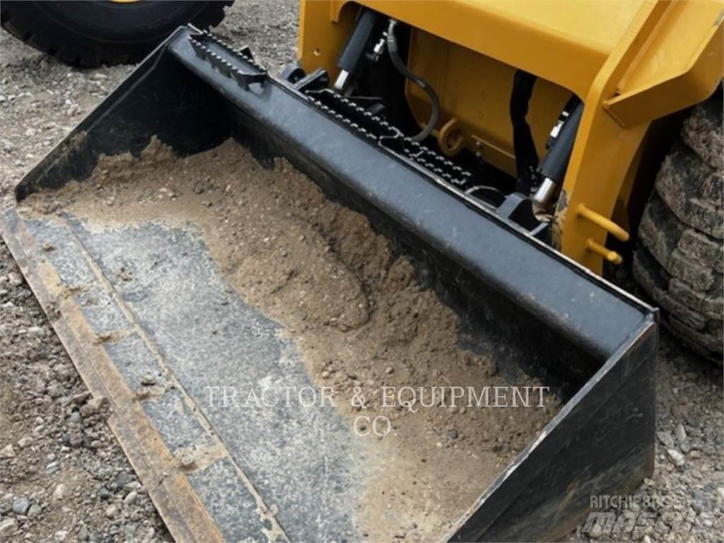CAT 236D3 H2CB لوادر انزلاقية التوجيه