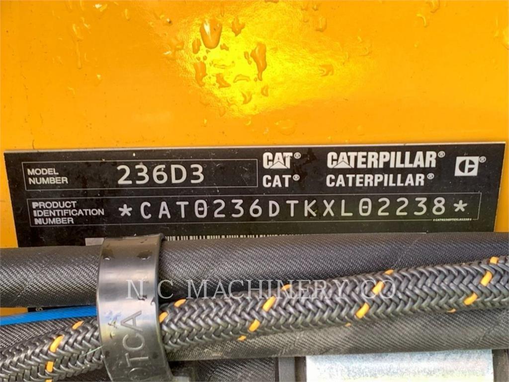 CAT 236D3 H2CB لوادر انزلاقية التوجيه