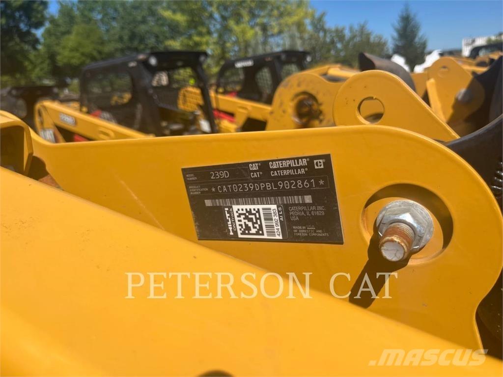 CAT 239D لوادر زحافة