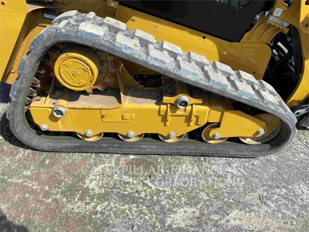 CAT 239D3 لوادر زحافة