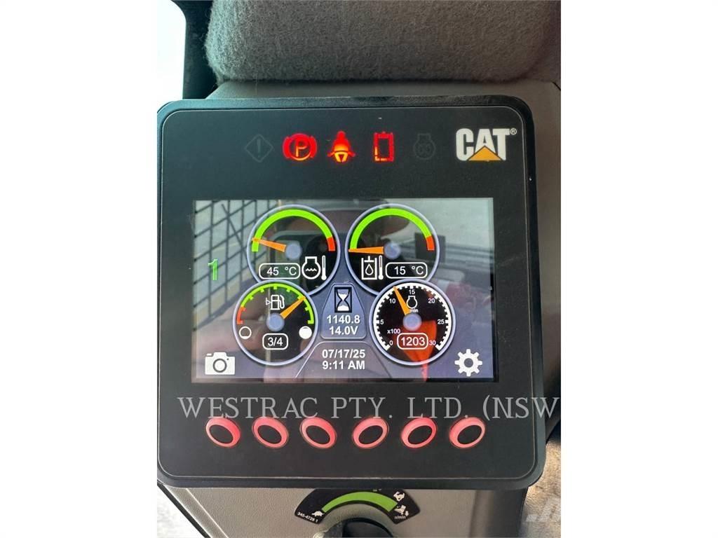 CAT 239D3 لوادر زحافة