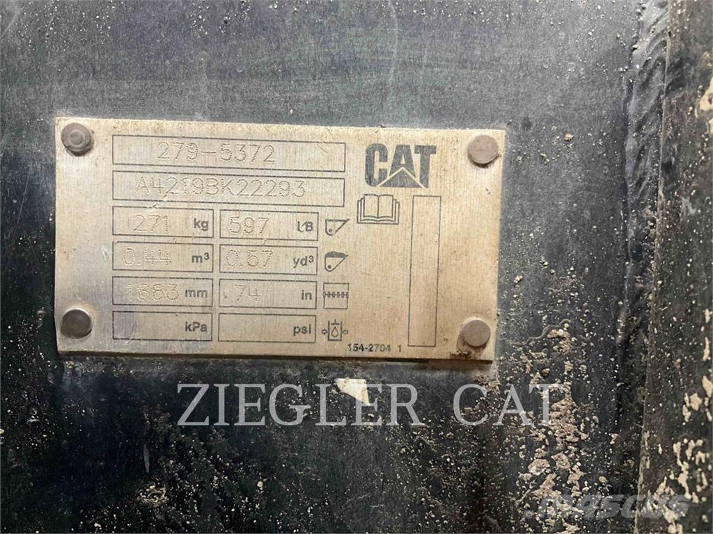 CAT 239D3 لوادر زحافة