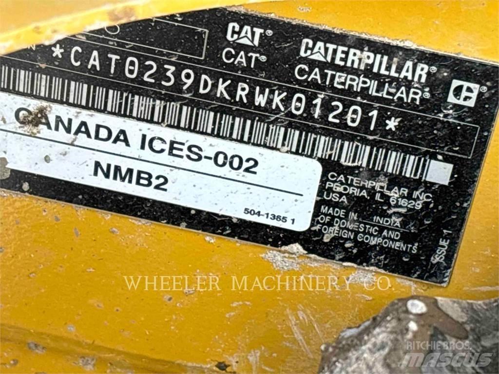 CAT 239D3 C3H2 لوادر زحافة