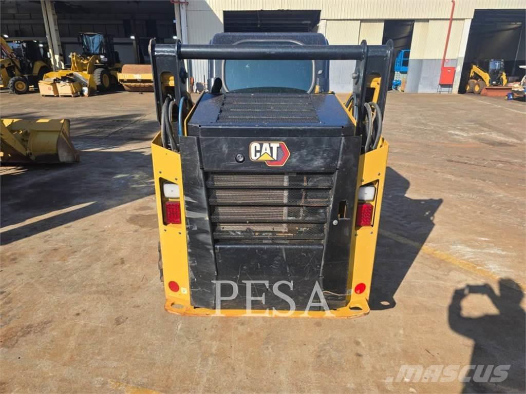 CAT 242 D لوادر انزلاقية التوجيه