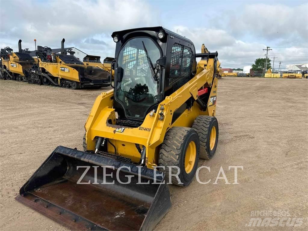 CAT 242D لوادر انزلاقية التوجيه
