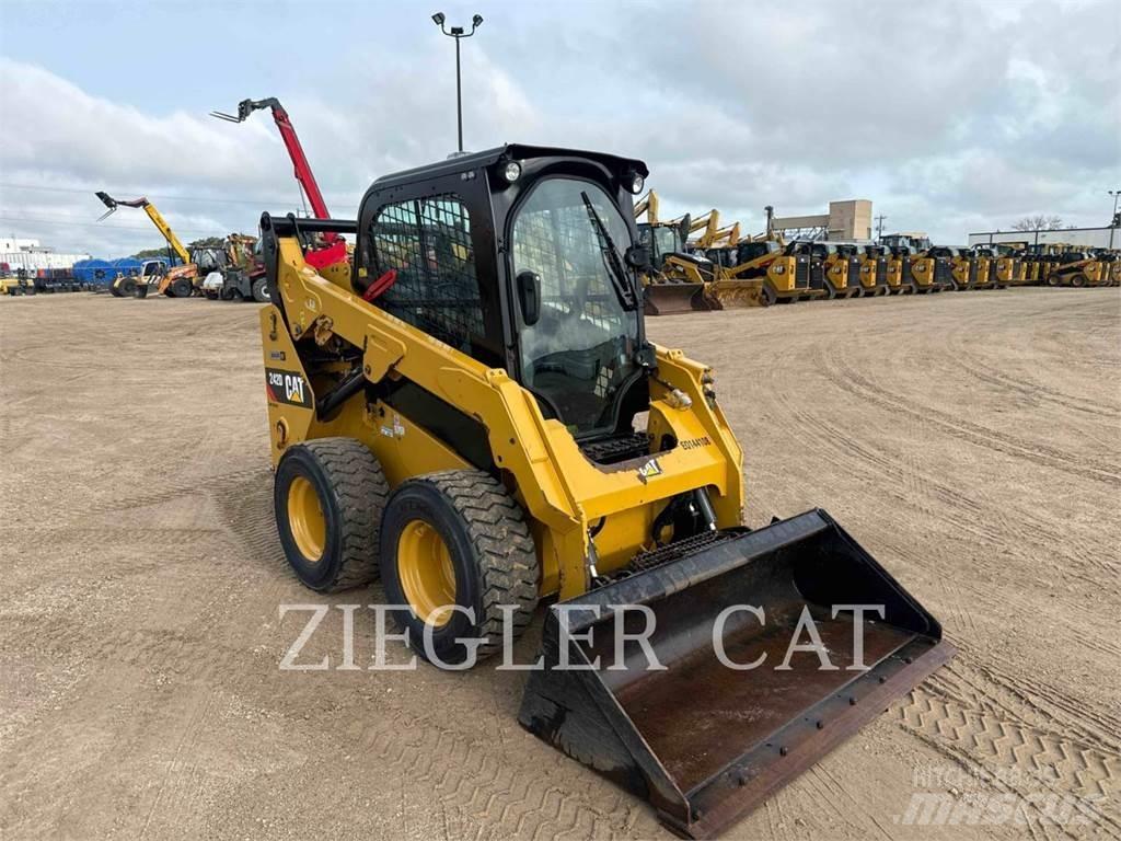 CAT 242D لوادر انزلاقية التوجيه