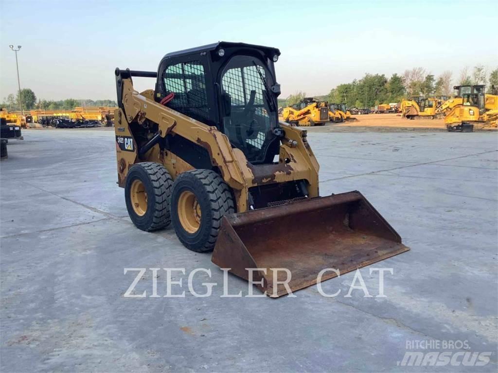 CAT 242D لوادر انزلاقية التوجيه