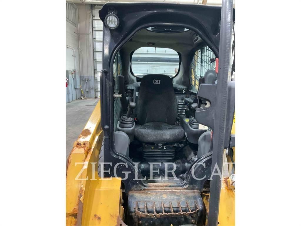 CAT 242D لوادر انزلاقية التوجيه