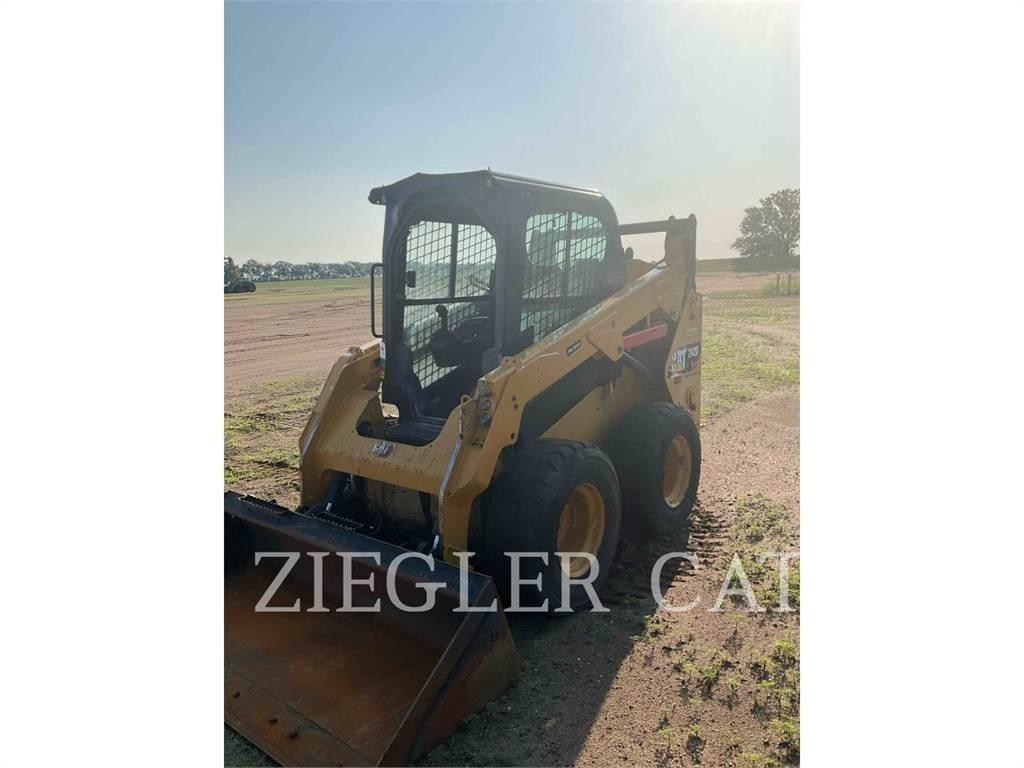 CAT 242D لوادر انزلاقية التوجيه