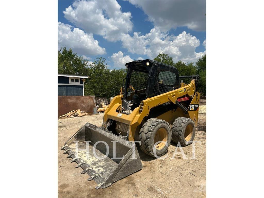 CAT 242D لوادر انزلاقية التوجيه