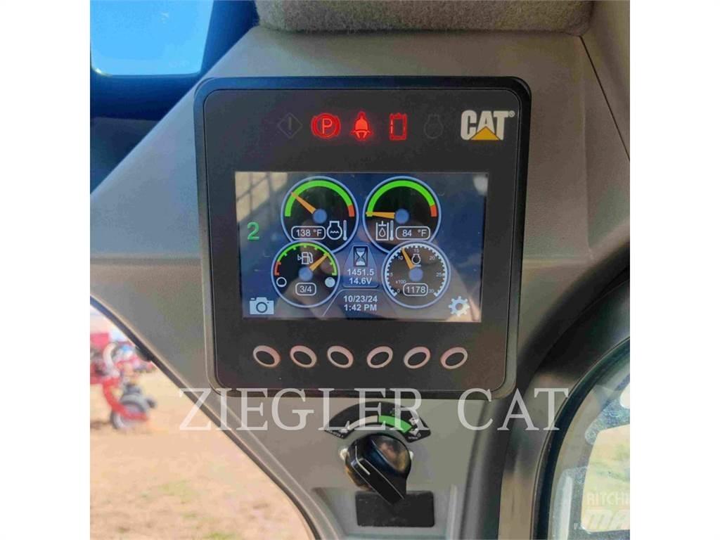 CAT 242D3 لوادر انزلاقية التوجيه